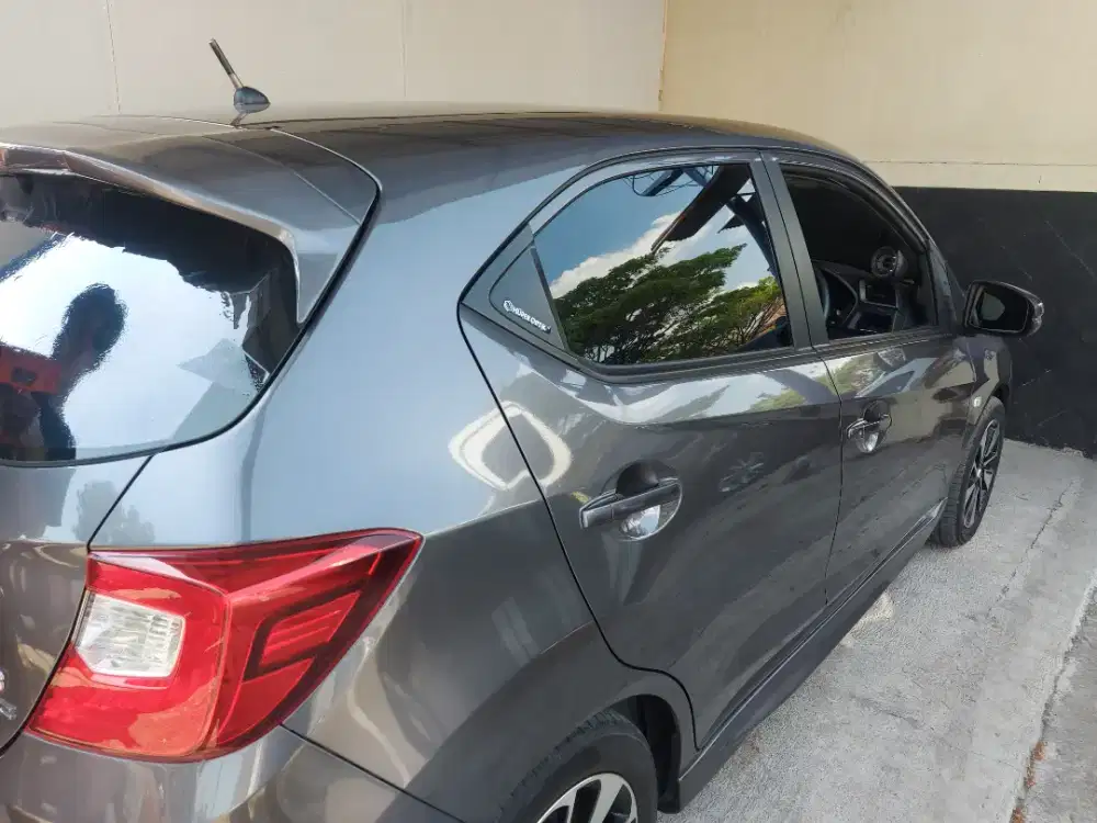 kaca film mobil panggilan ke lokasi anda