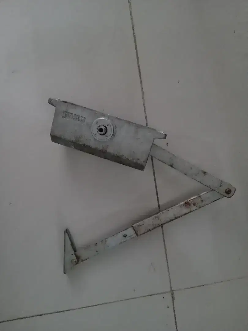Dekson door closer