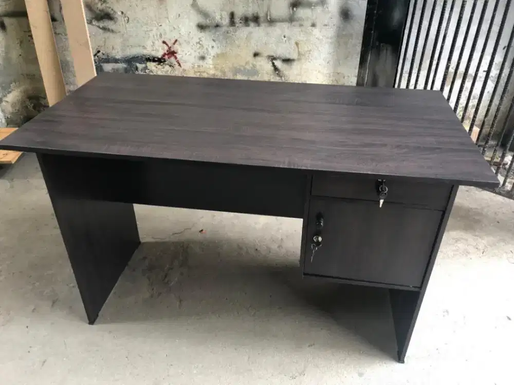 Meja Kantor / Meja Kerja / Meja Tulis / Meja Belajar/ Meja 1/2 Biro 20