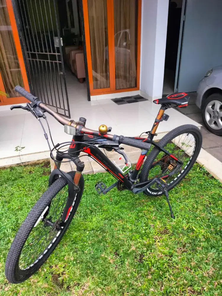 Sepeda gunung mountain bike