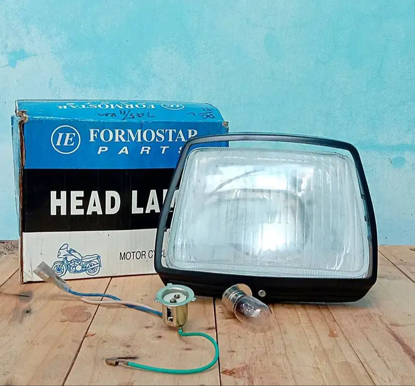 LAMPU DEPAN HEADLAMP HONDA C700 SUPERCUB