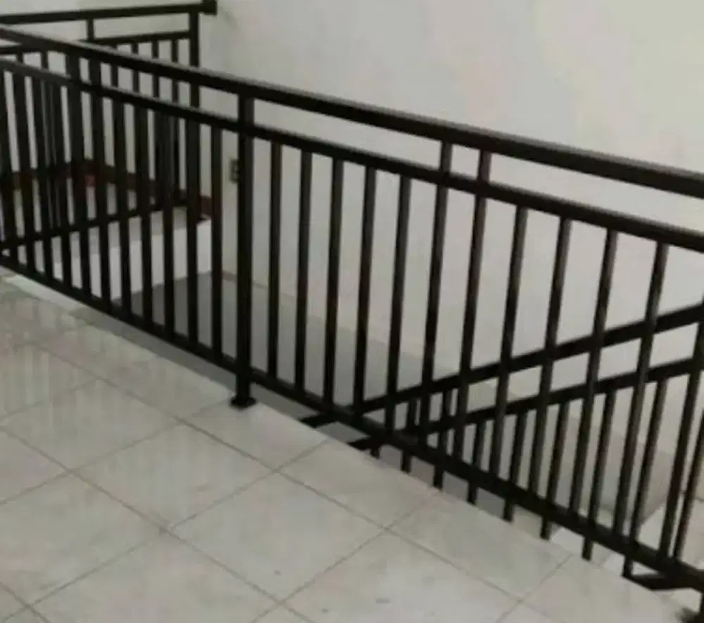 Balkon reilling tangga desain minimalis