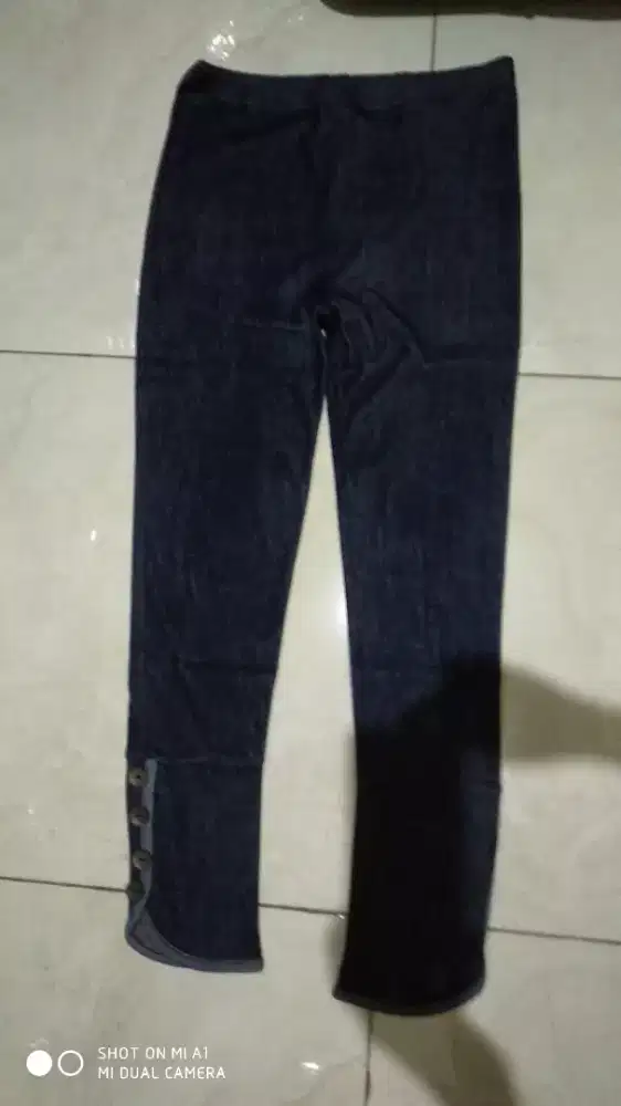 Celana legging ABG ukuran S, karet bisa melar