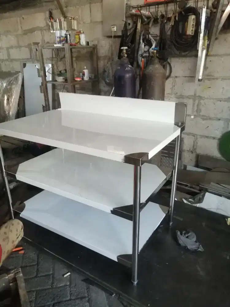 Meja stainless splashback