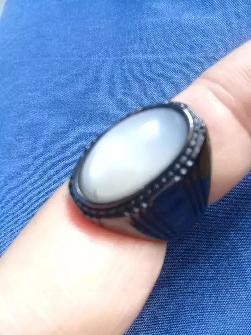 Dijual biduri bùlan air beras ring warna hitam (kantoran)