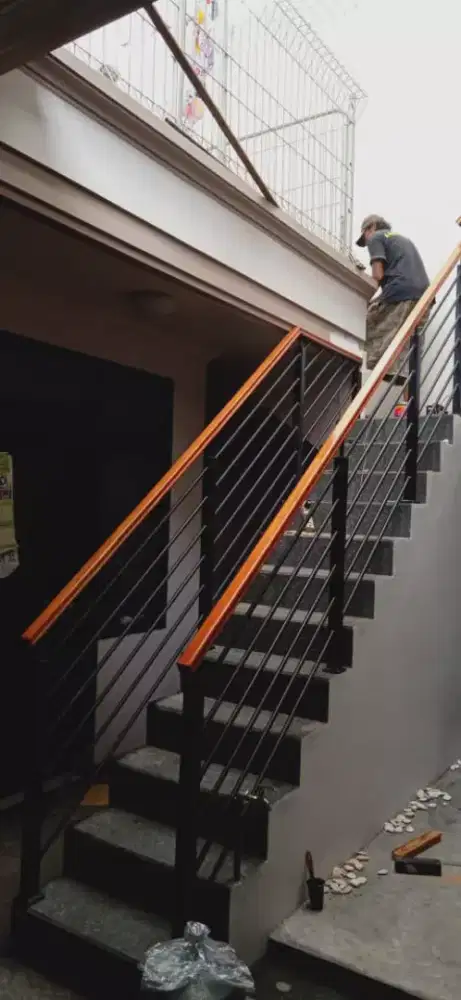 Railing Tangga kombinasi Kayu