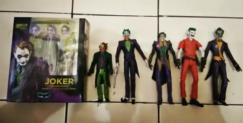 Joker Action Figure Set