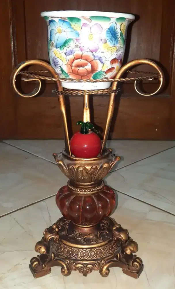 VAS KERAMIK + DUDUKAN