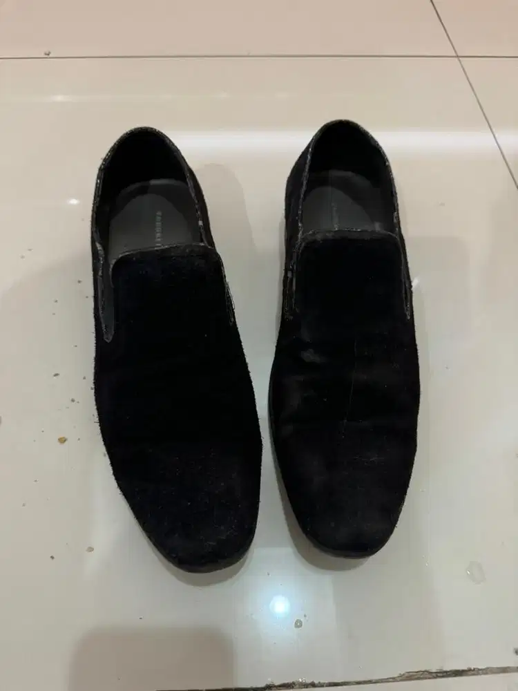 Sepatu laki laki Yongki Komaldi