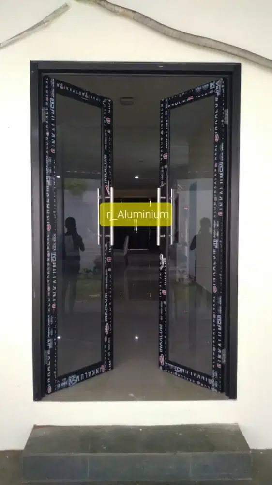 Pintu kaca Aluminium,Pintu double swing