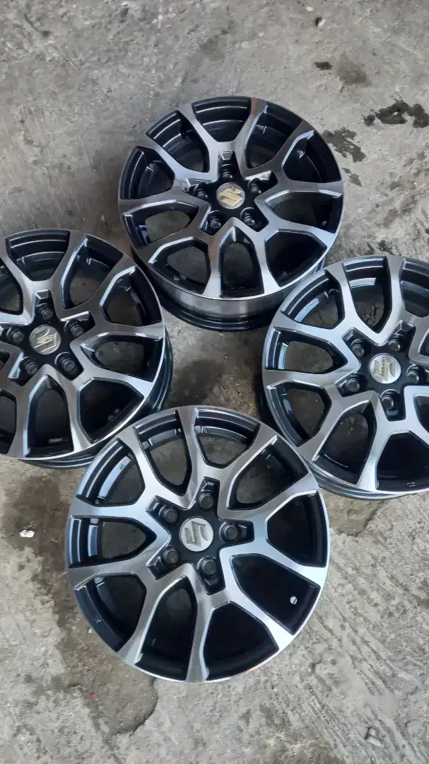 Velg baru suzuki ertiga ring 16 pcd 114 baut 5