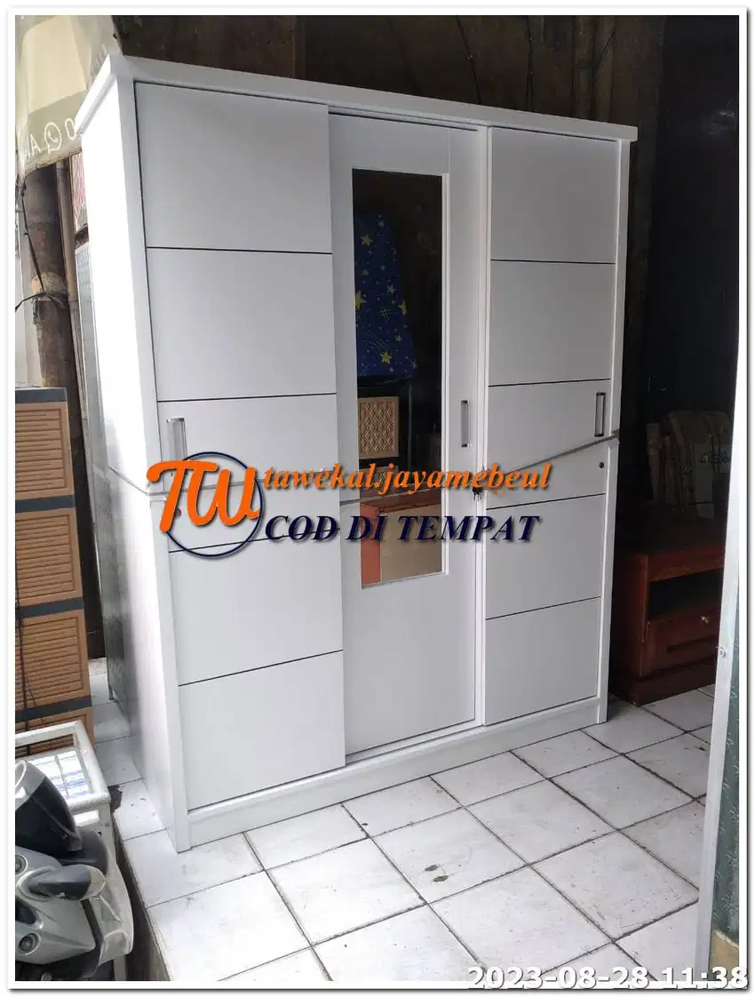 LEMARI PAKAIN MODEL SLIDE BAHAN KAYU TIBLOK PATEN PINTU 3 DAN 2 MINIMA