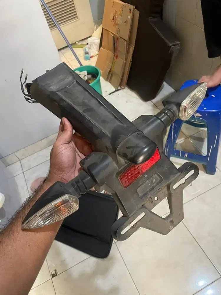 Set Spakbor Lampu Sein Belakang CBR 250RR Original Bawaan Copotan