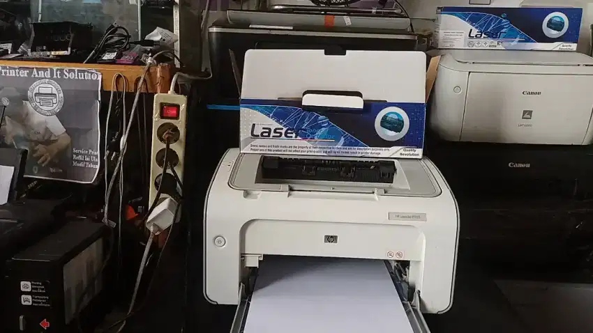 Printer. Laser jet hp 1005 print hitam putih normal siap pakai