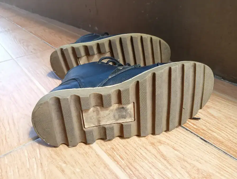 Sepatu boots Donatelo