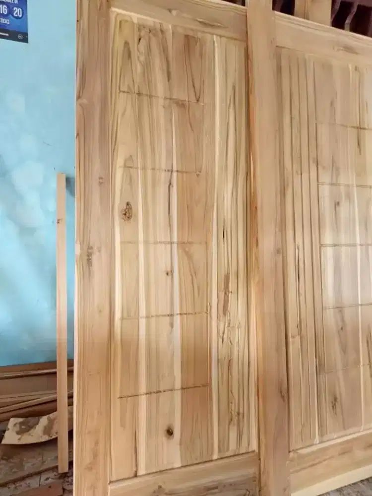 Pintu  kayu jati