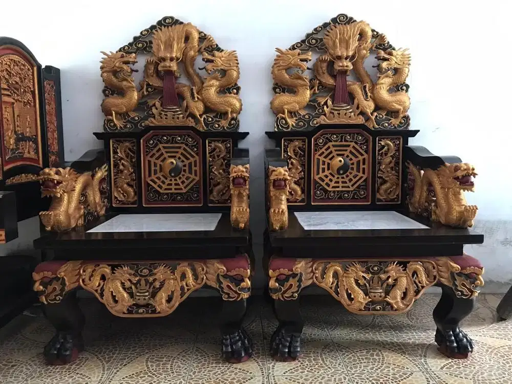 Dijual Sepasang Kursi Raja Motif Naga patkwa marmer putih jati tua