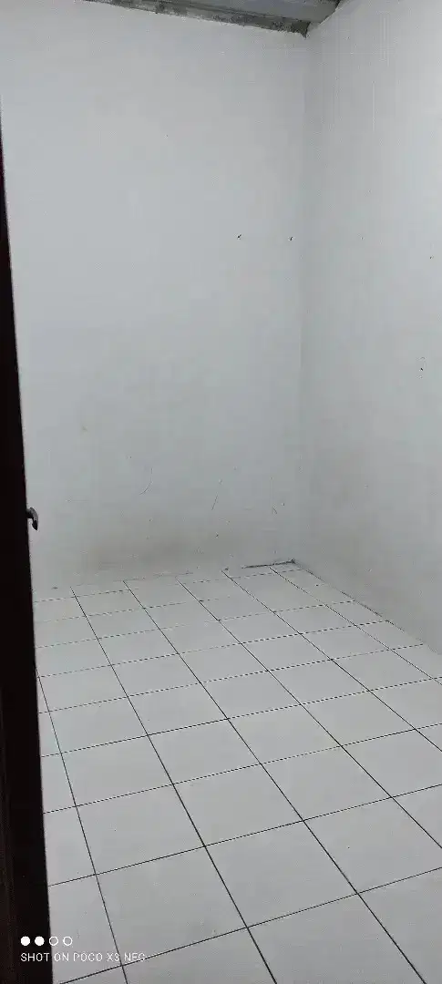 Kamar kontrakan 2,5 x 3 di lt 2