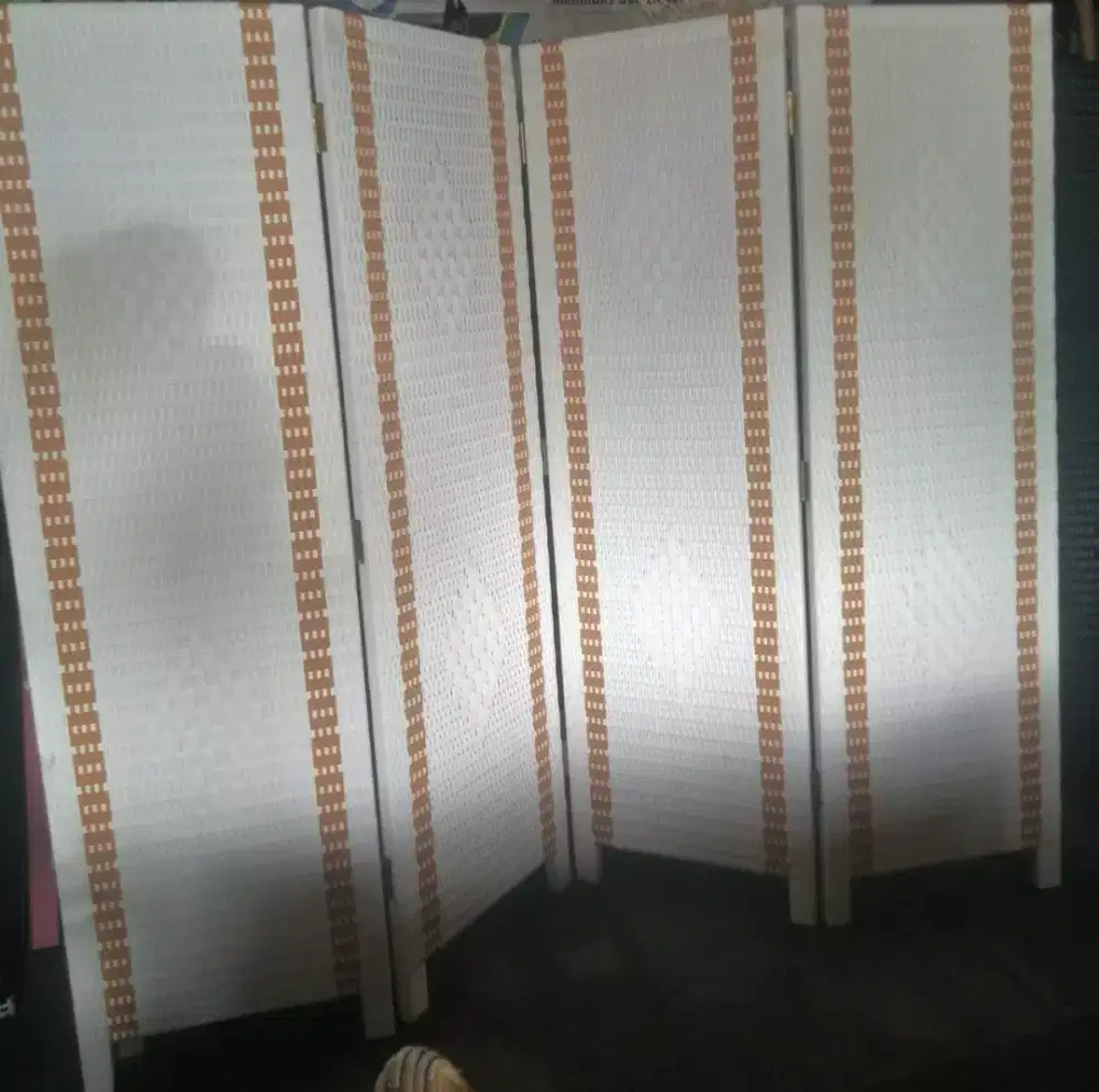 partisi ruangan minimalis 4pintu