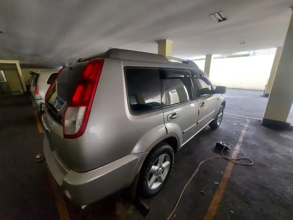 kaca film mobil panggilan hitam dan silver KTT