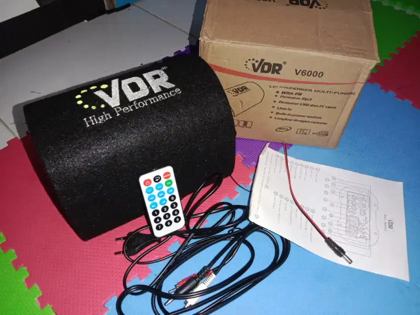 Speaker VDR, ada remotnya, ada kardusnya juga.