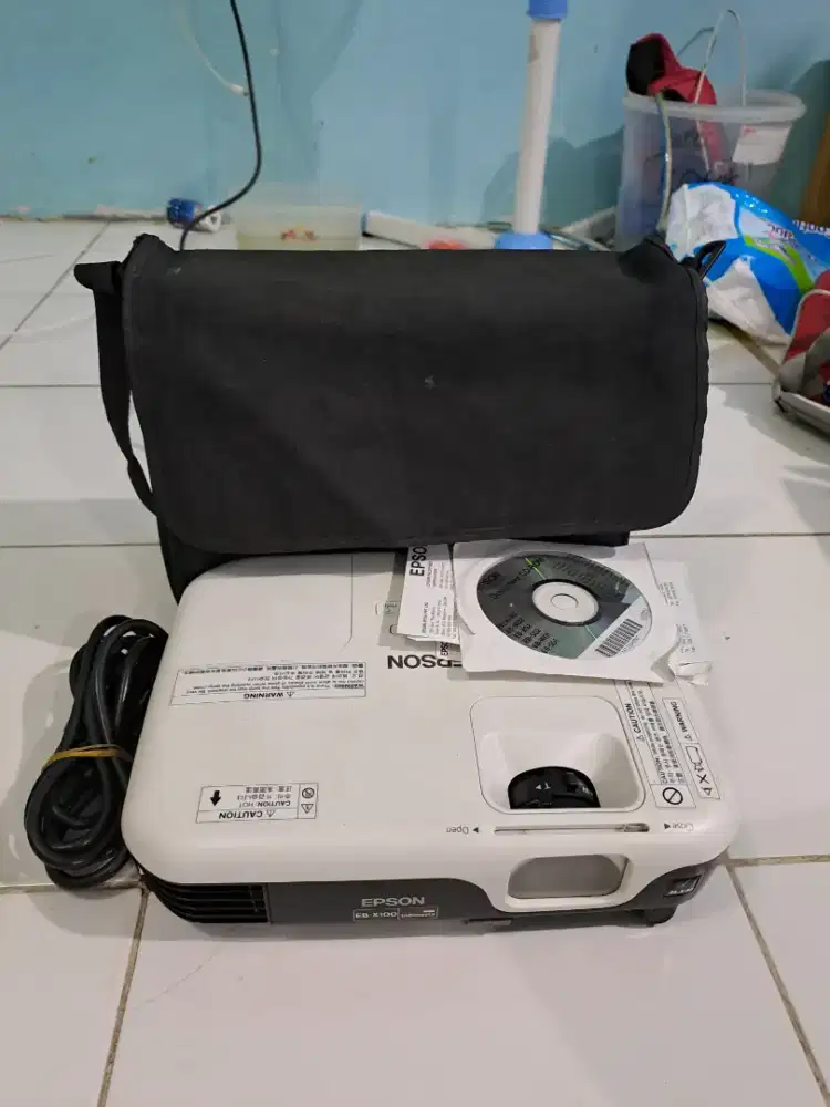 Terima tampung proyektor baik atau rusak