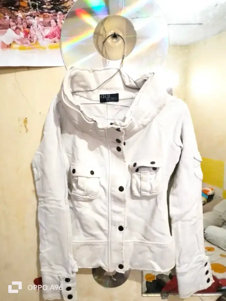 Jaket import ukuran s luar negri bahan tebal anti badai