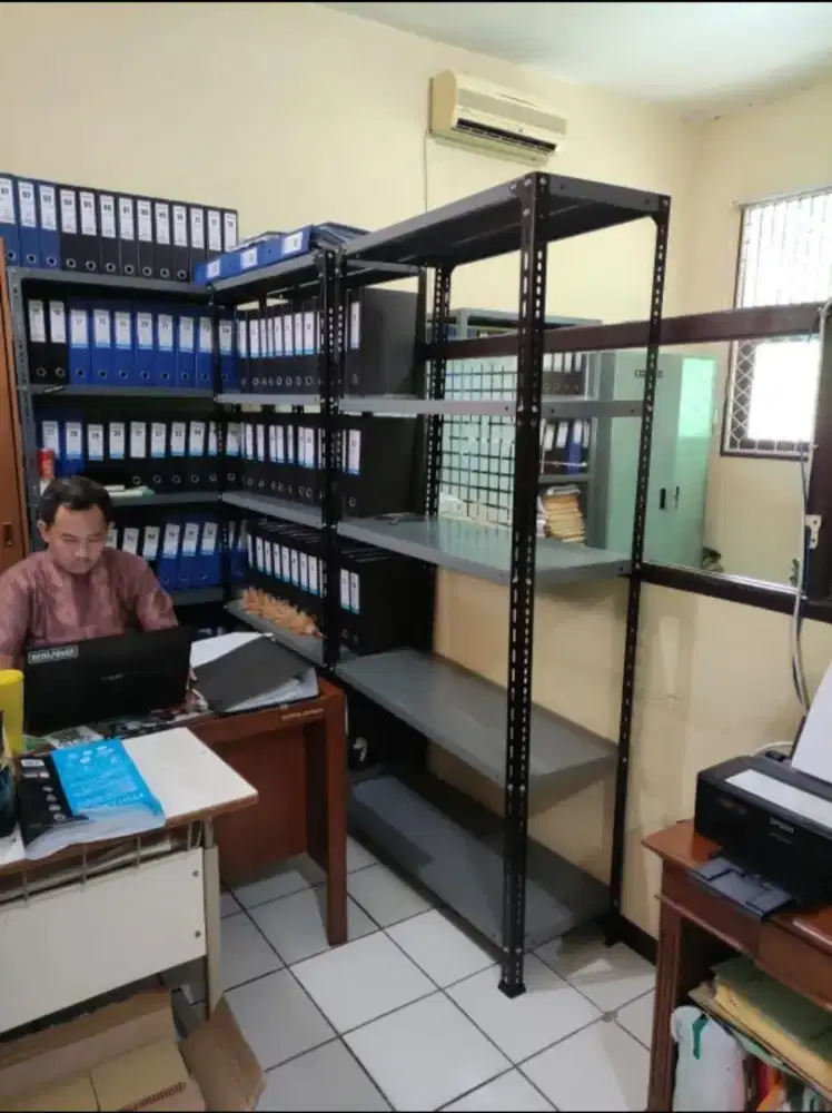 Rak siku lubang 5 susun