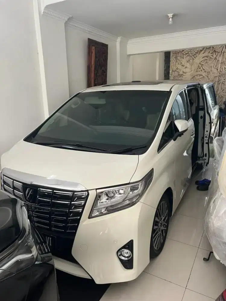 Toyota Alphard 2015 Bekas: Pilihan Mewah dengan Pertimbangan Matang