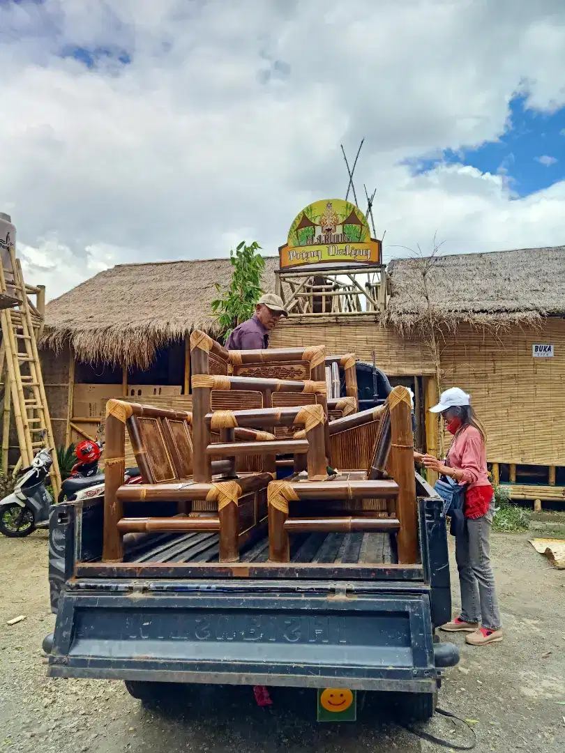 Meja Kursi Bambu