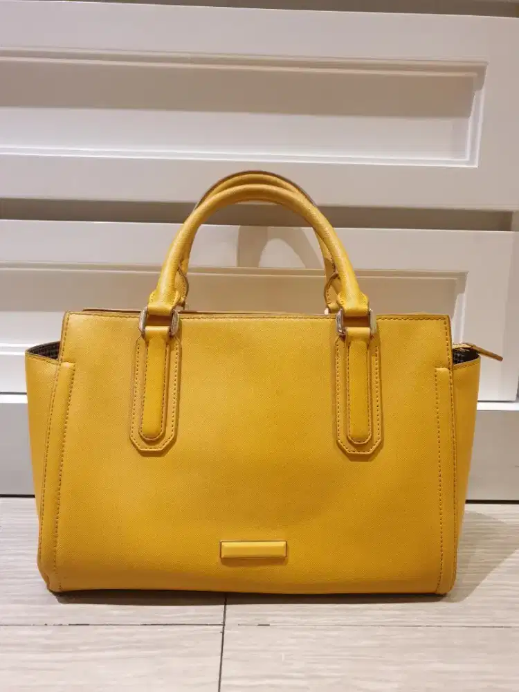 Preloved Tas charles & keith ORIGINAL