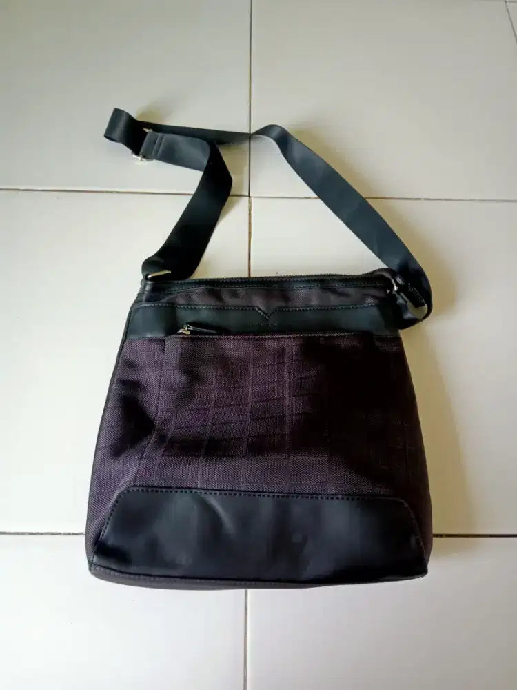 Tas selempang Sling merk sieg fahrenheit
