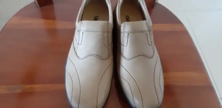 Sepatu Kerja Yongki Komaladi