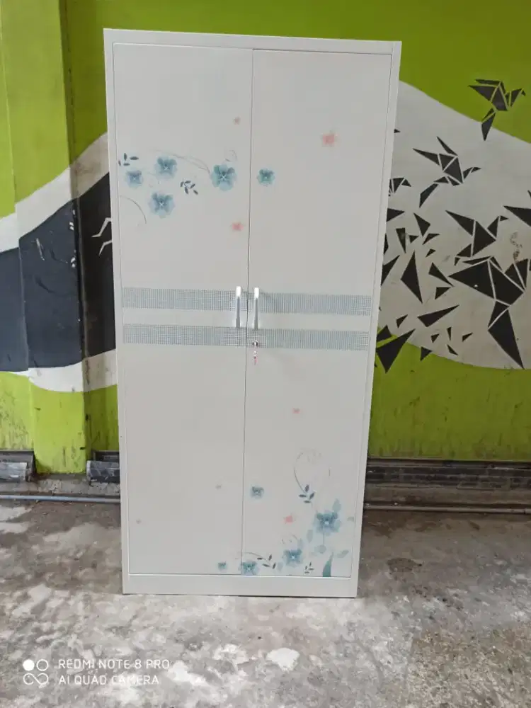 Lemari Baju Besi 2 Pintu / Lemari Pakaian Besi 2 Pintu Minimalis 30