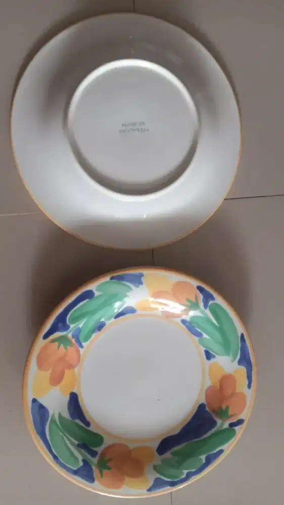 Piring makan keramik cantik