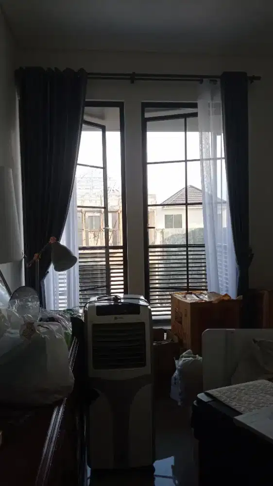 Melayani pesanan dan pemasangan gorden