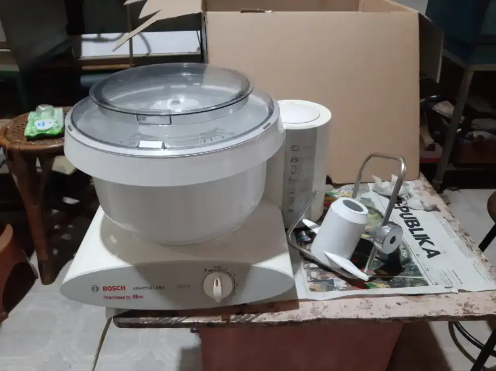 BOSCH Mixer Univesal Plus MUM 6N11 800watt Second