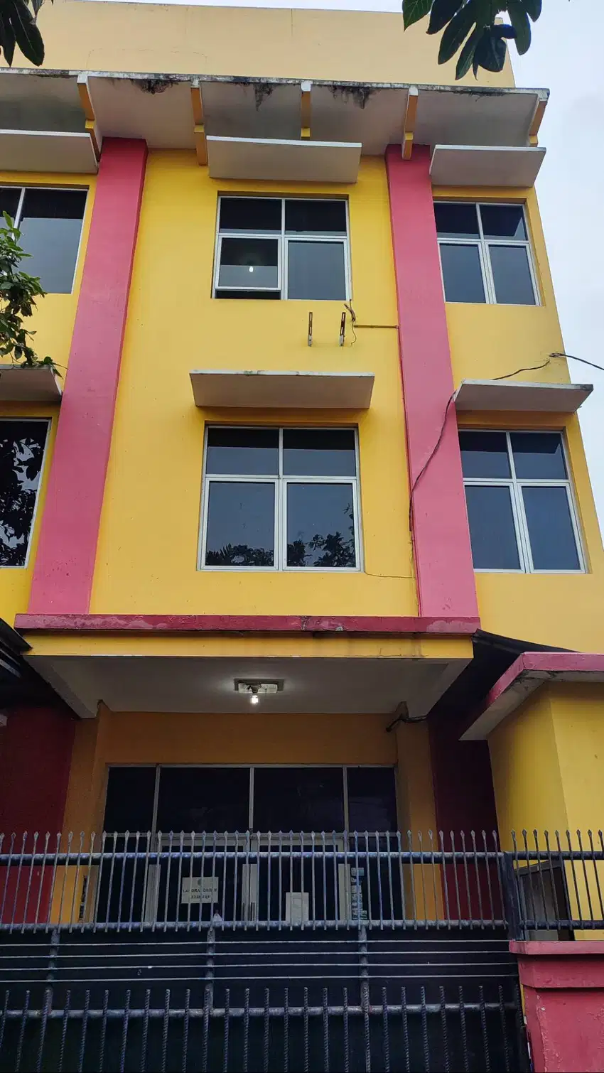 [TANPA PERANTARA] MURAH Rumah/ Bangunan/ Gedung/ Strategis di Karawaci