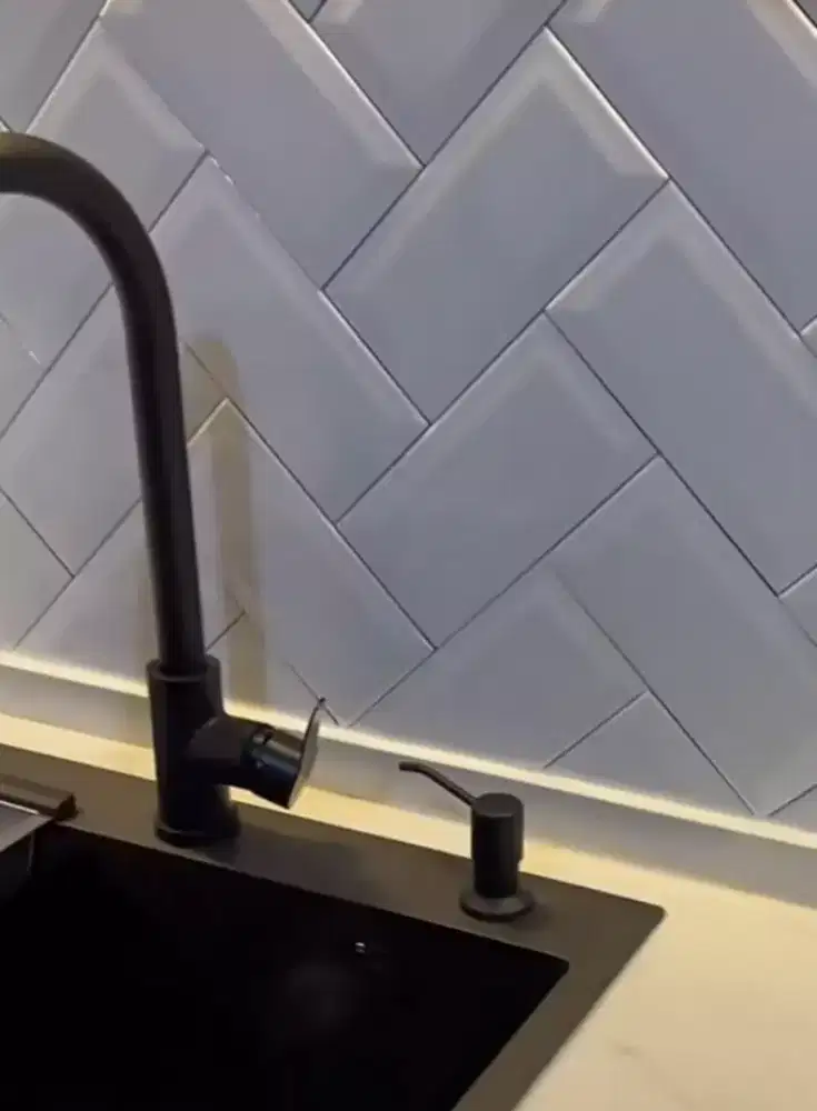 Jasa pasang granit dan keramik