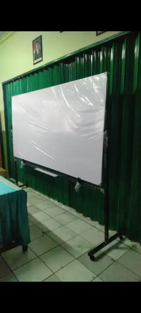 papan tulis sakana UK 120x240 cm dua muka+ standing  kaki roda
