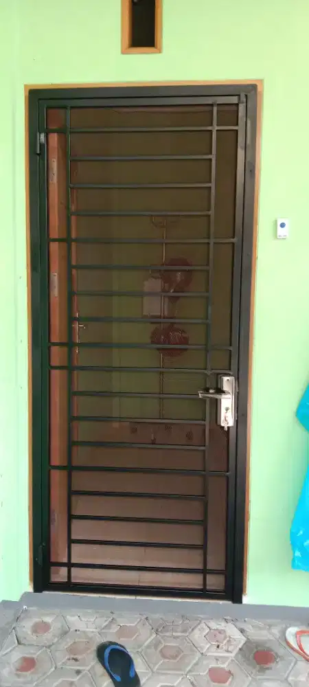 Pintu dobel kawat nyamuk