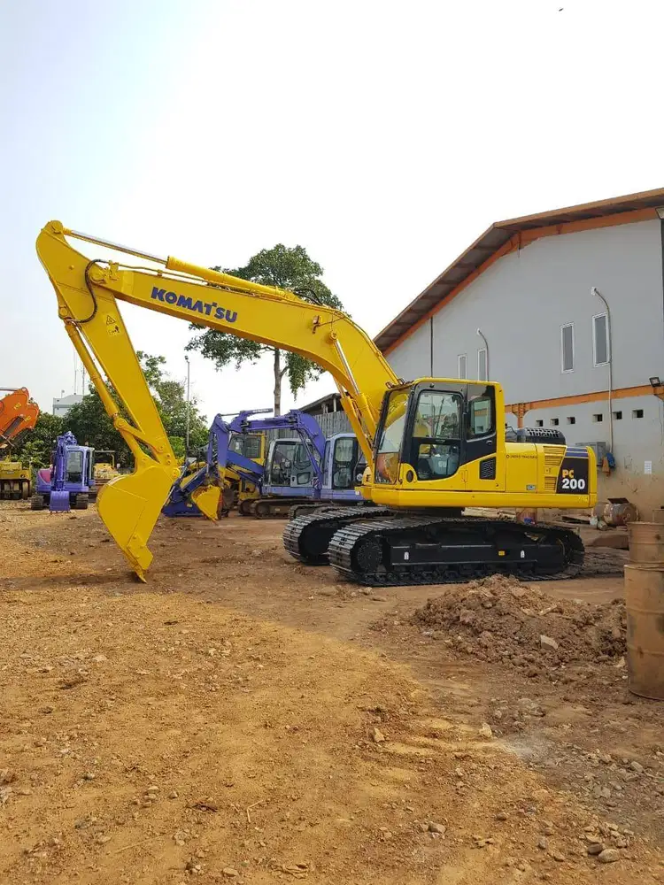 Eksavator komatsu pc200 pc210 2021 dan Longarm, tangerang