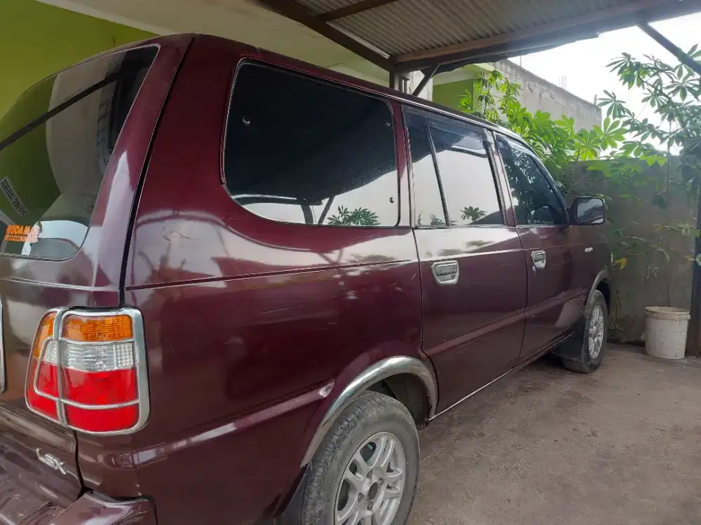 kaca film mobil menambah privasi