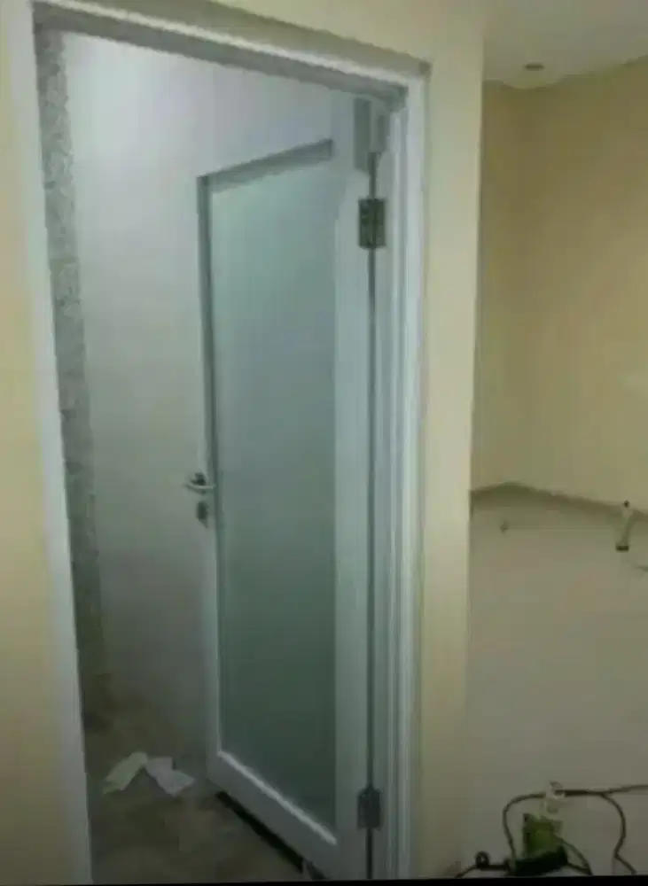 Stiker Sanblas dan kaca film pilihan terbaik untuk kamar mandi