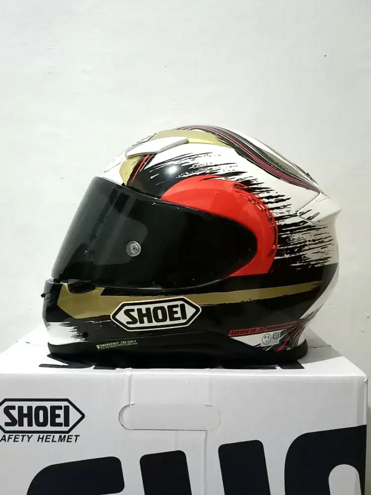 Jual helm hot sale shoei second