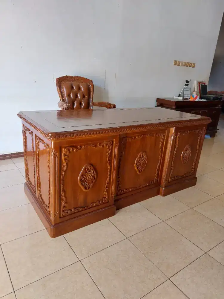Meja Kantor Full Ukir Jati Premium