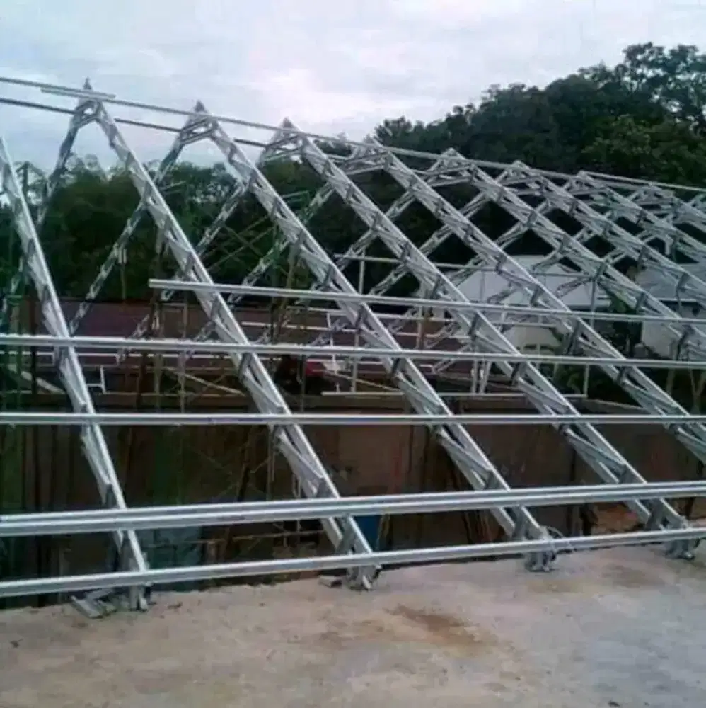 Baja kencana terpasng