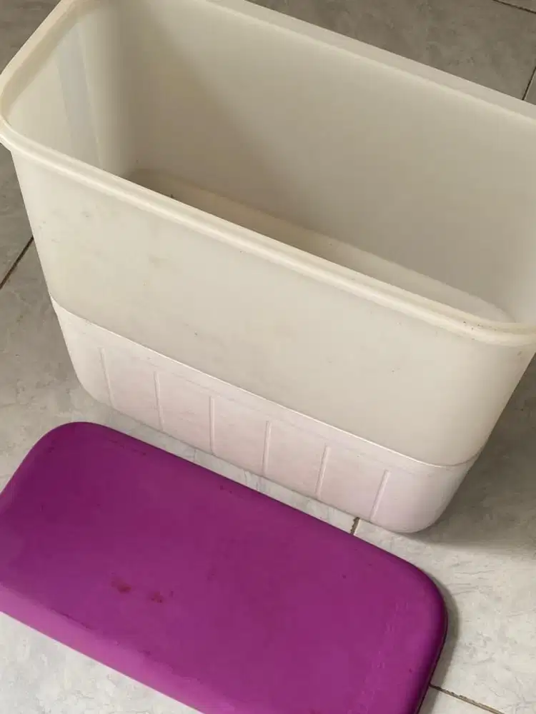 Tupperware tempat beras 10kg