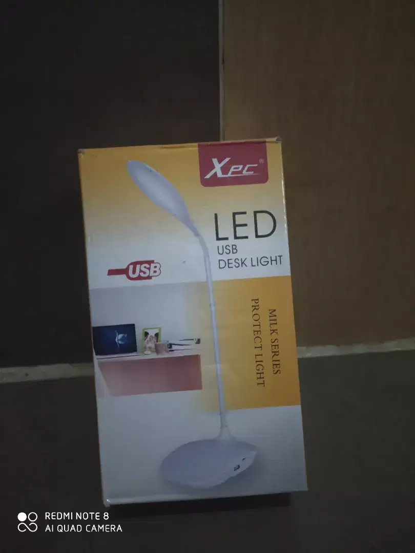 Lampu LED USB  lampu meja belajar msh baru