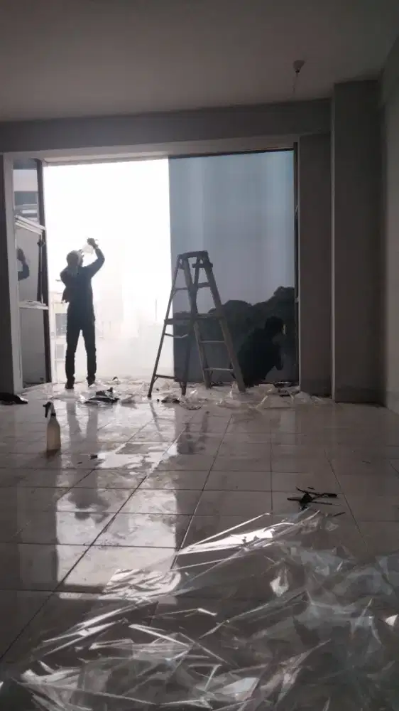 Sedia pasang kaca film berwarna dan sticker kaca es sunblast bermotif